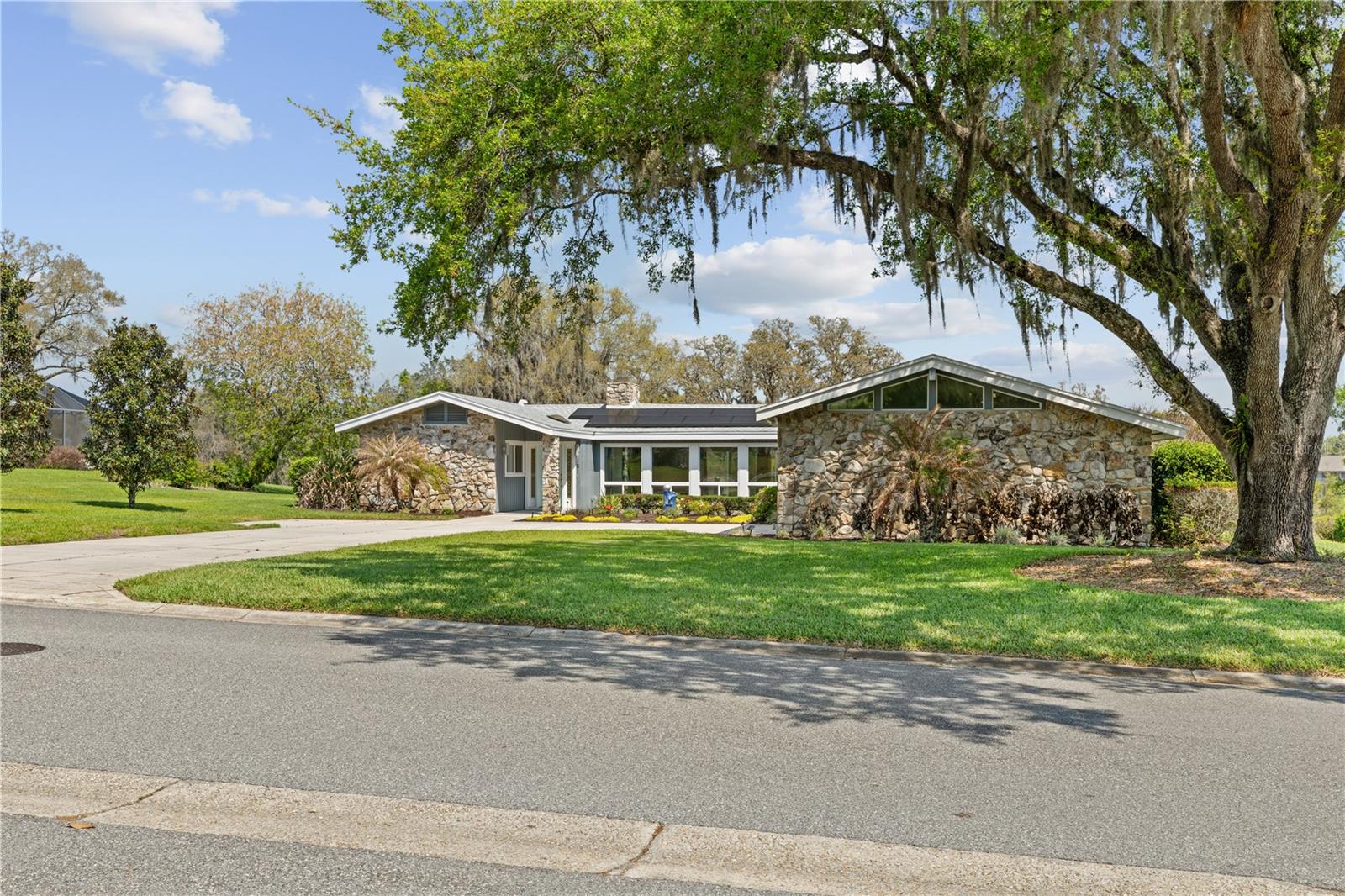 121 Arrowhead Lane, FL
