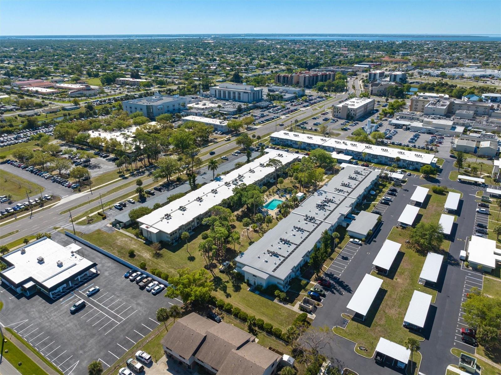 2437 Harbor Blvd #204, FL