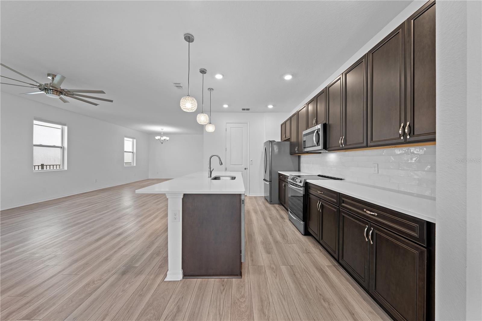 920 Livestock Loop, FL