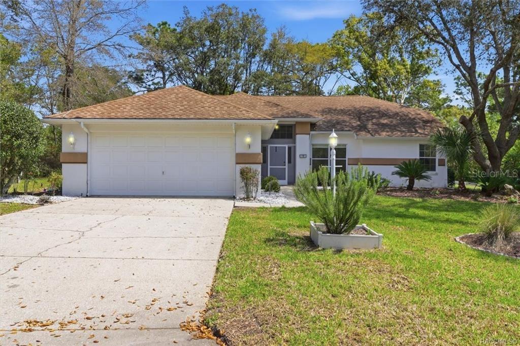 13 Bonnie Ct N, FL