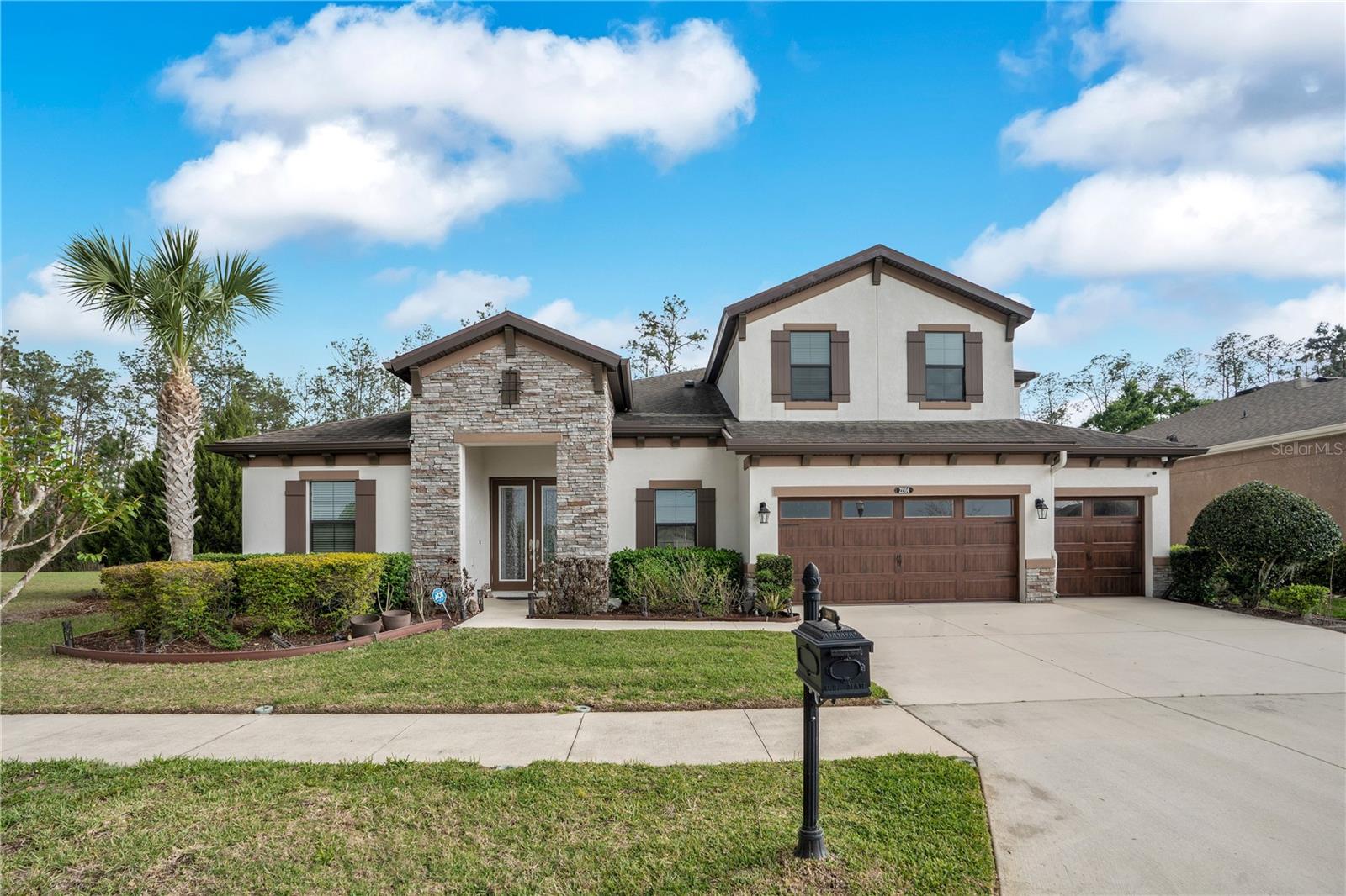 21914 Butterfly Kiss Dr, FL