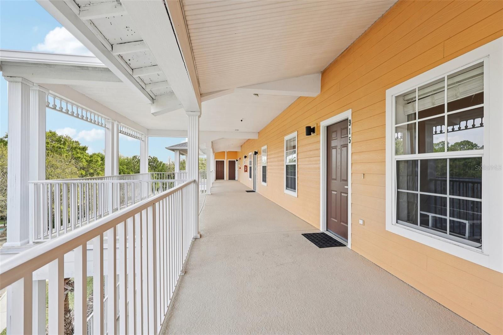 915 New Providence, FL