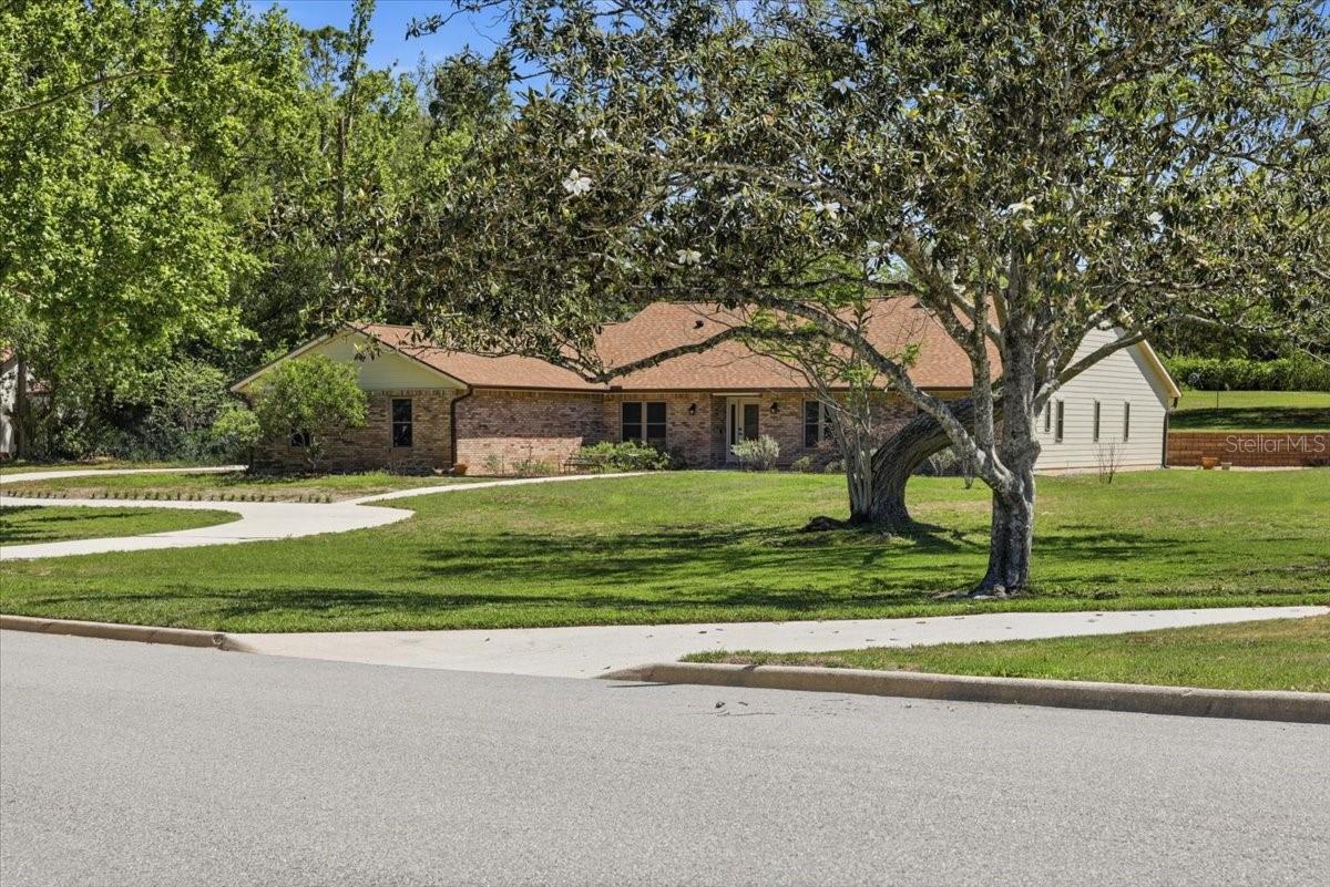 208 Orange Ridge Circle, FL
