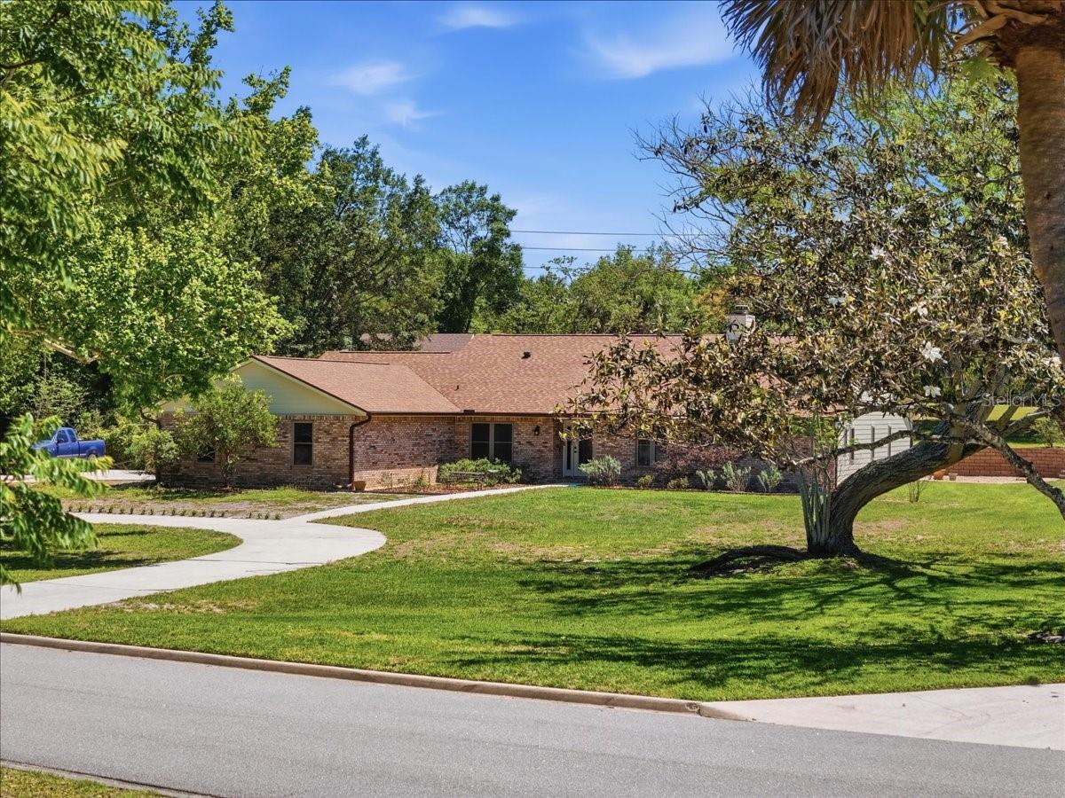 208 Orange Ridge Circle, FL