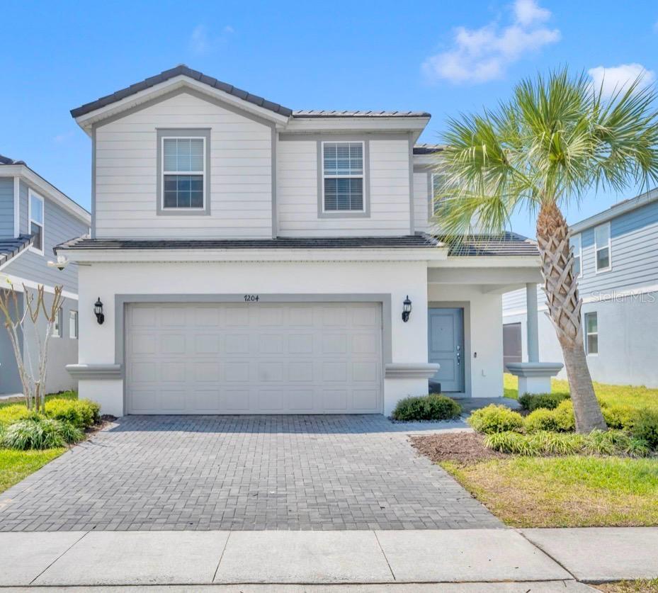 7204 Oakmoss Loop, FL