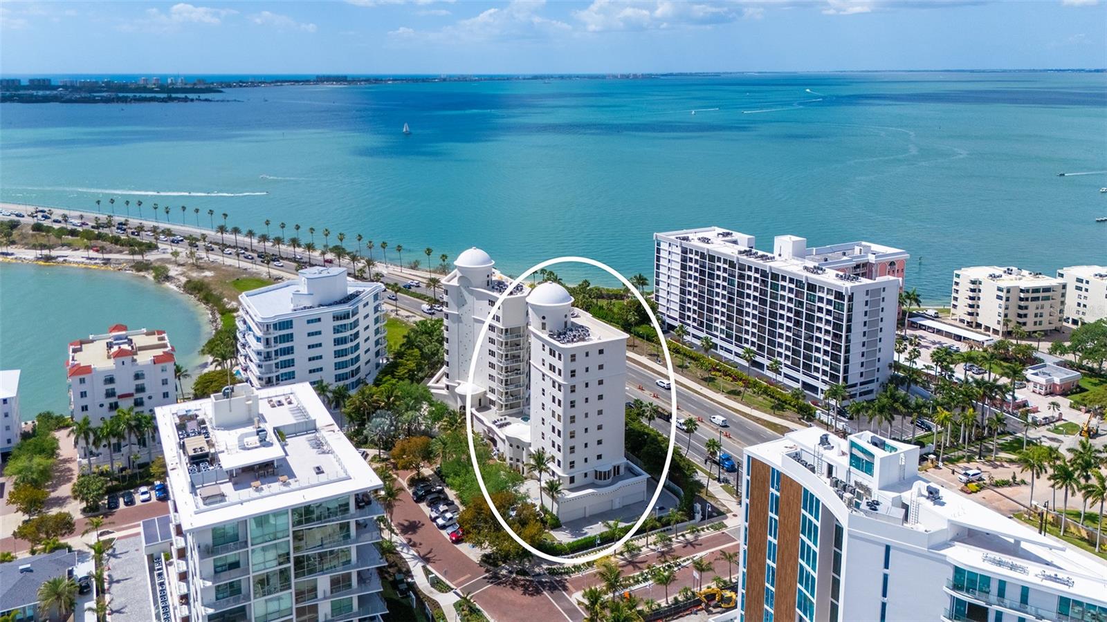 128 Golden Gate Pt #901/1001, FL