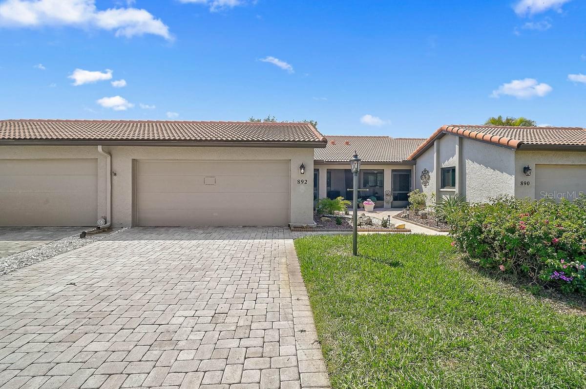 892 Country Club Circle, FL