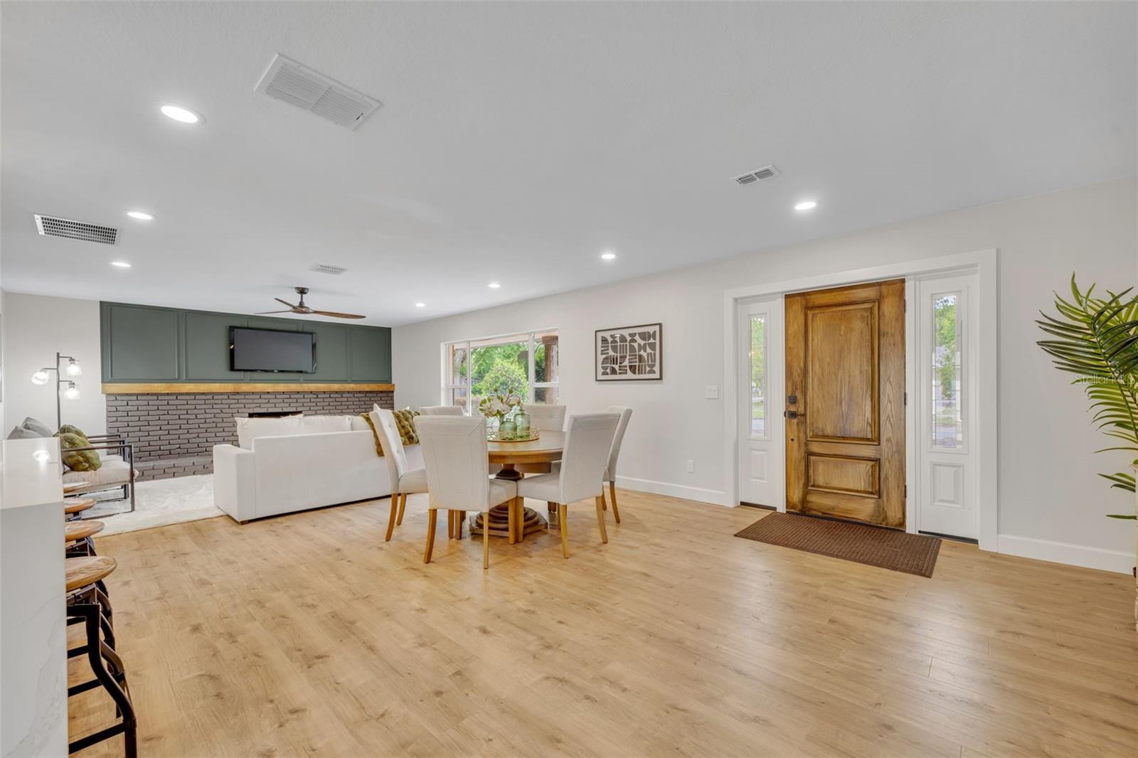 350 Cornwall Rd, FL