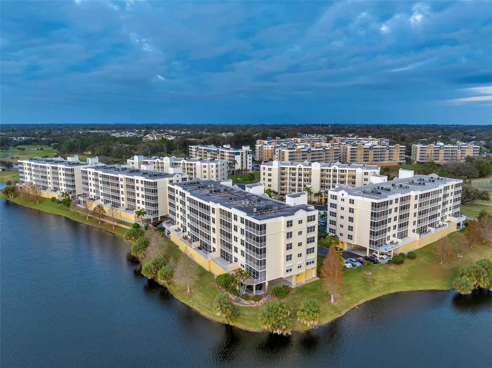 1200 Country Club Dr #1502, FL