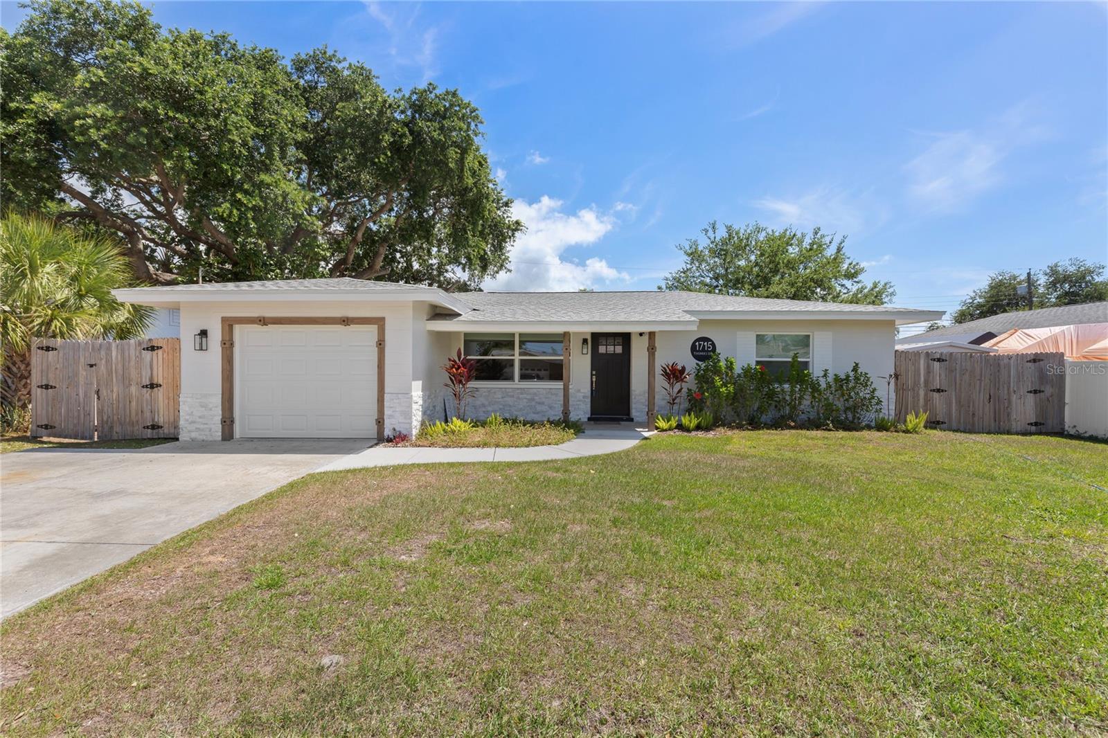 1715 Thomas Drive, FL