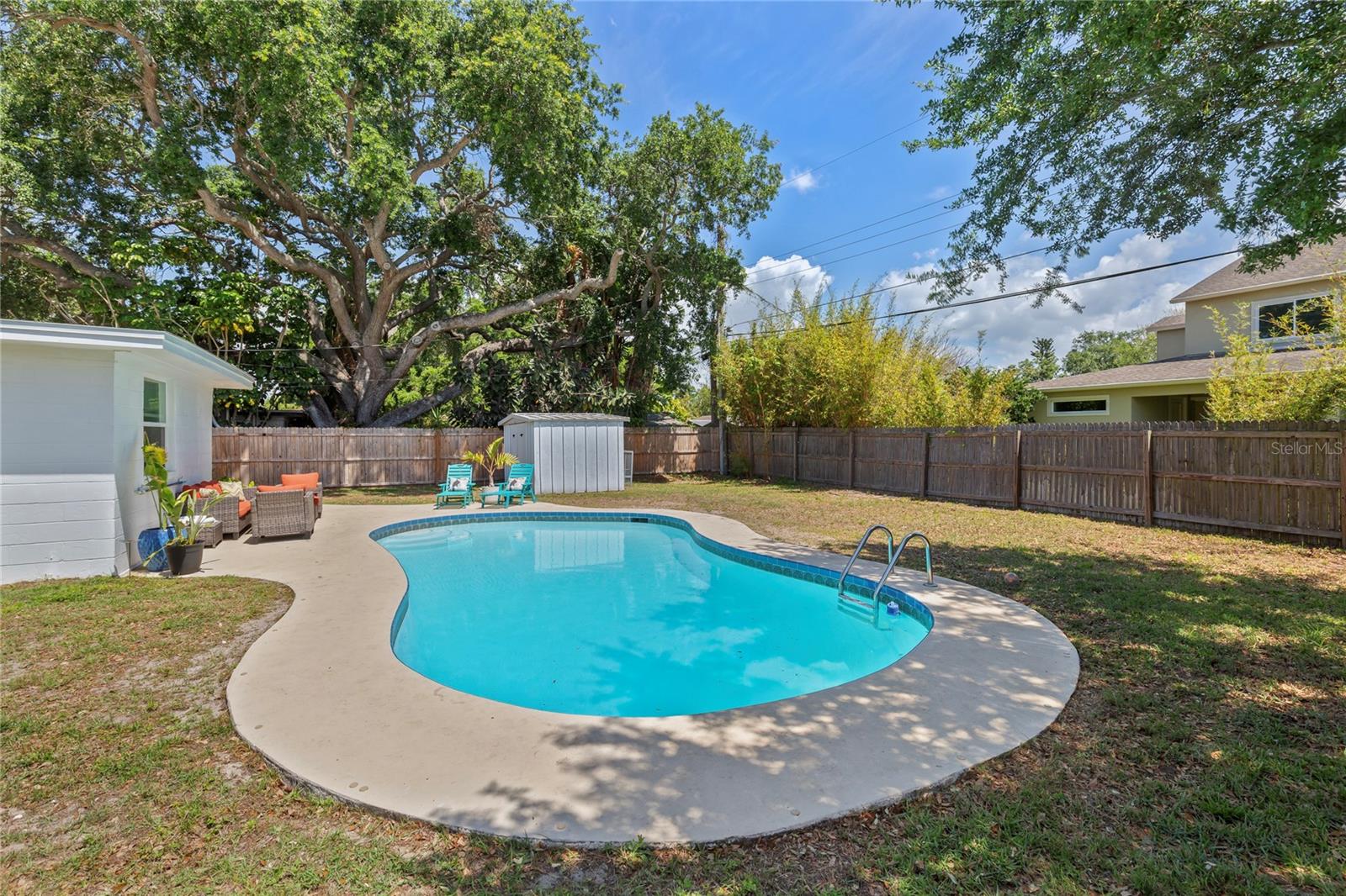 1715 Thomas Drive, FL