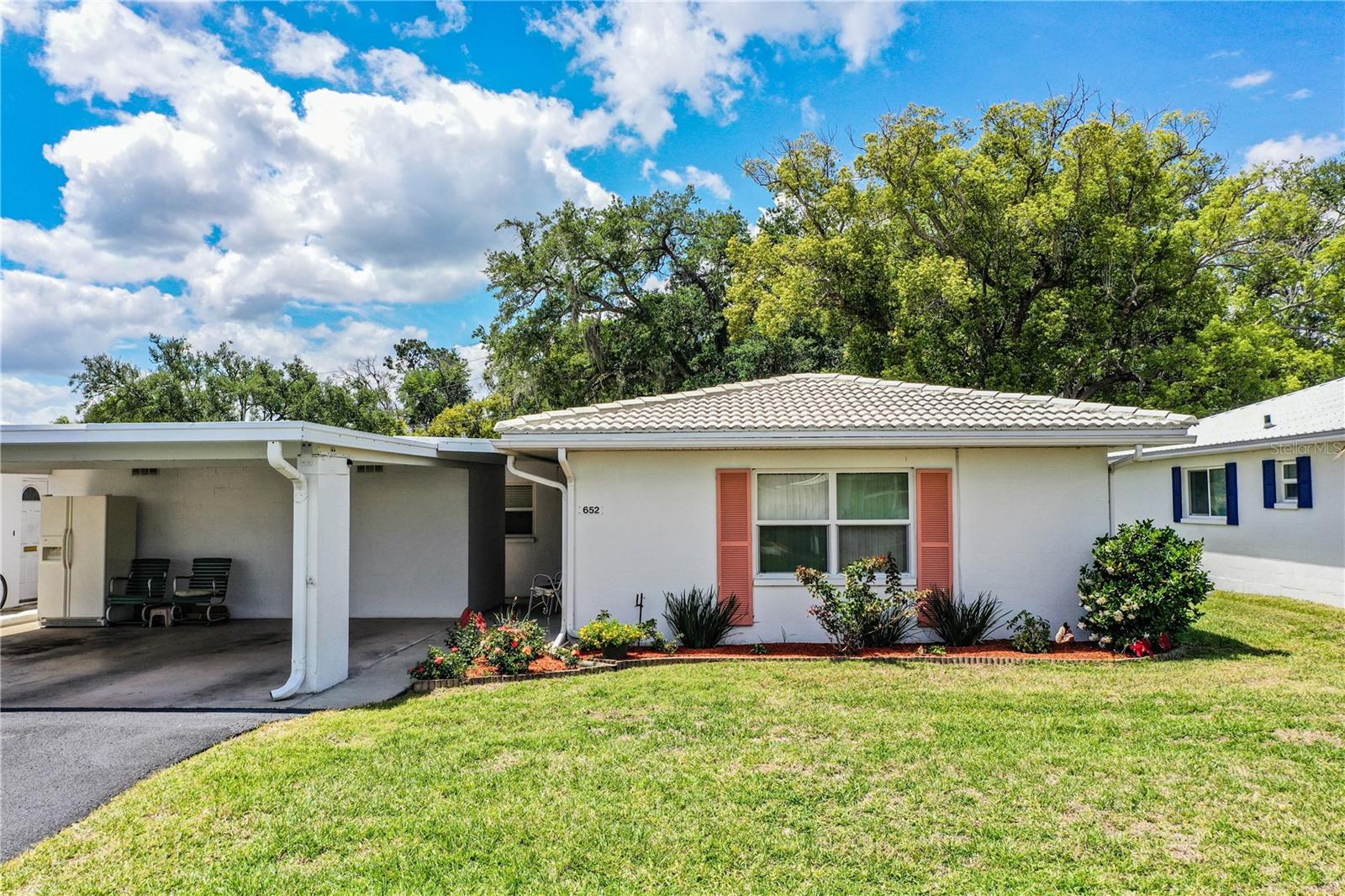652 Cottage Ln, FL