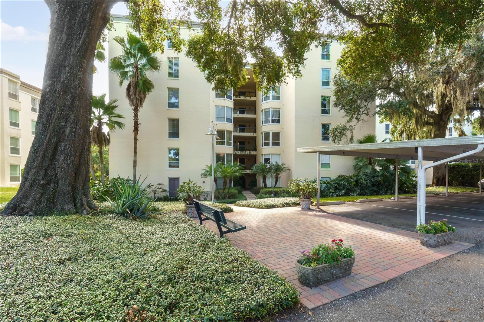 204 Quayside Circle, FL