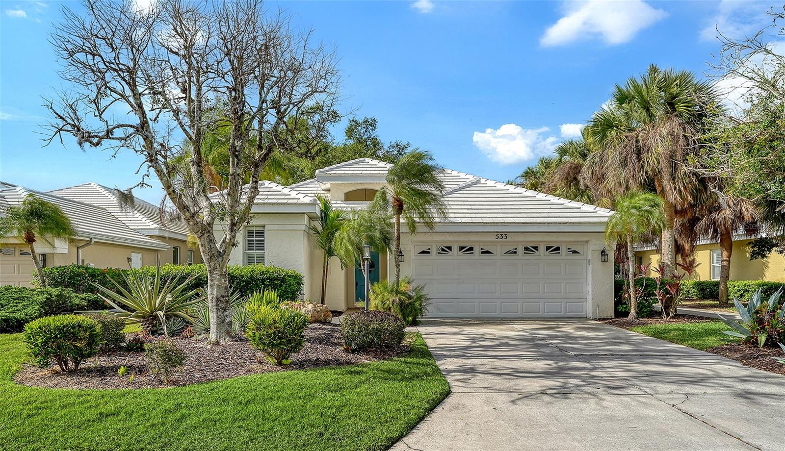 533 Fallbrook Dr, FL