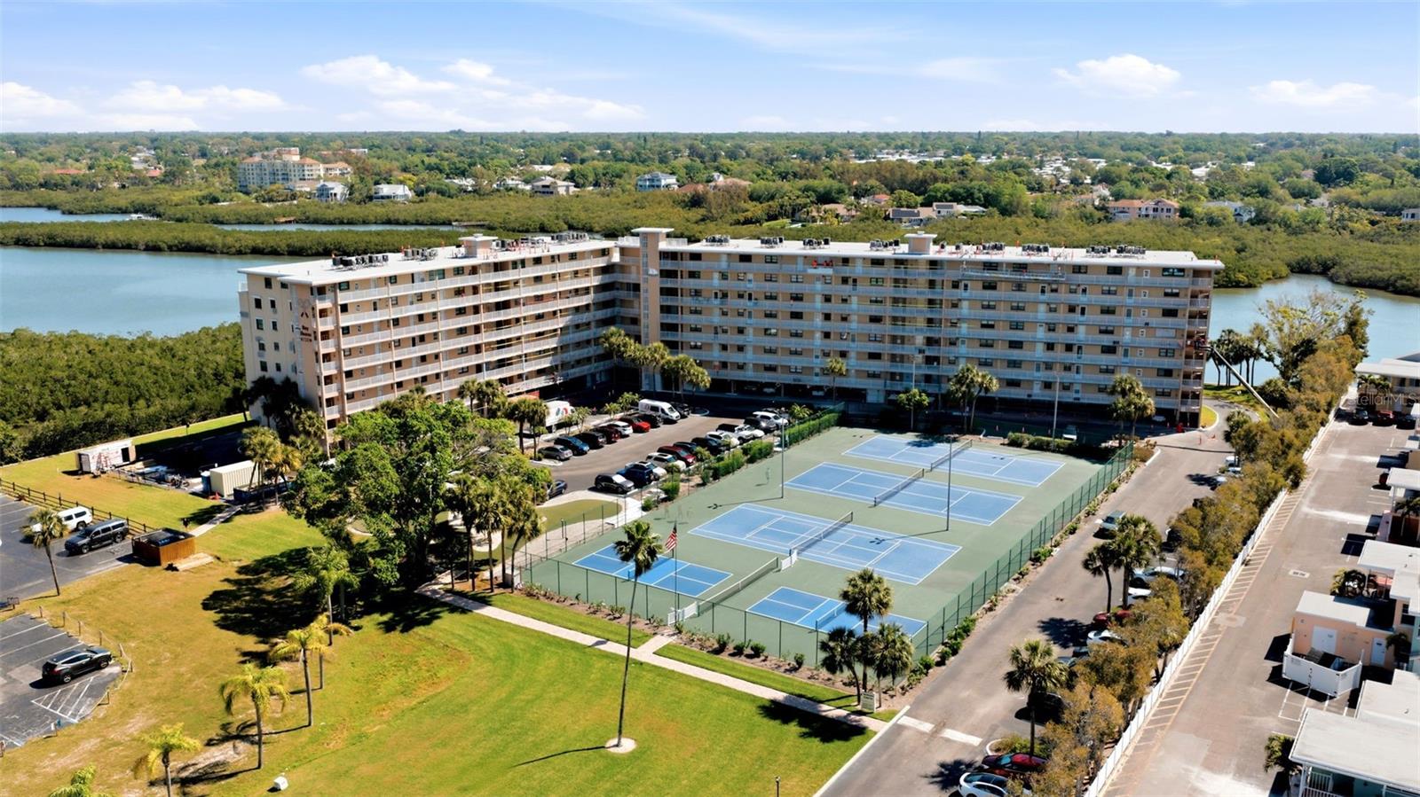 19451 Gulf Blvd #203, FL