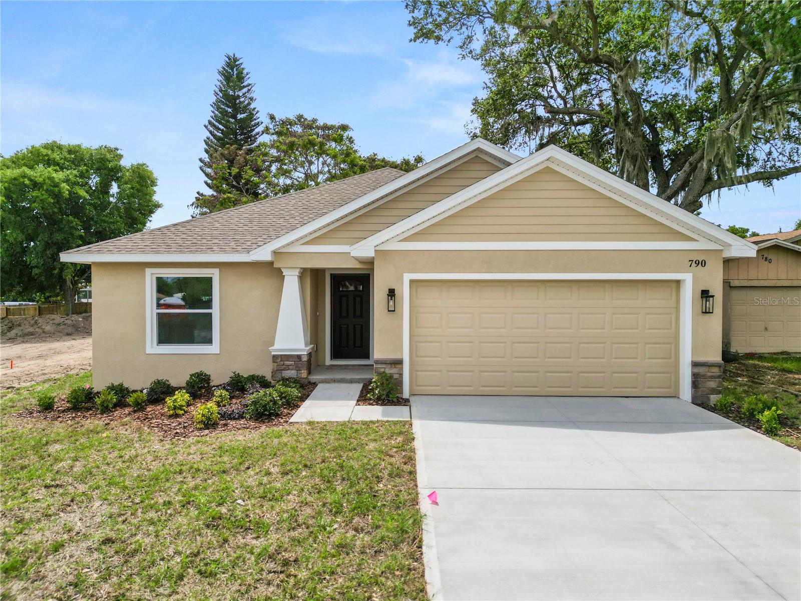790 Eagle Ave E, FL