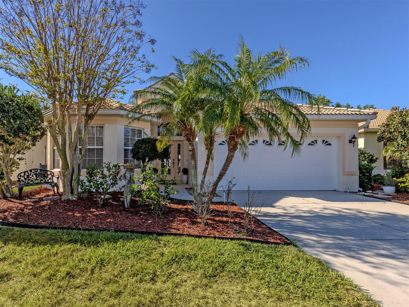 404 Pinewood Lake Dr, FL
