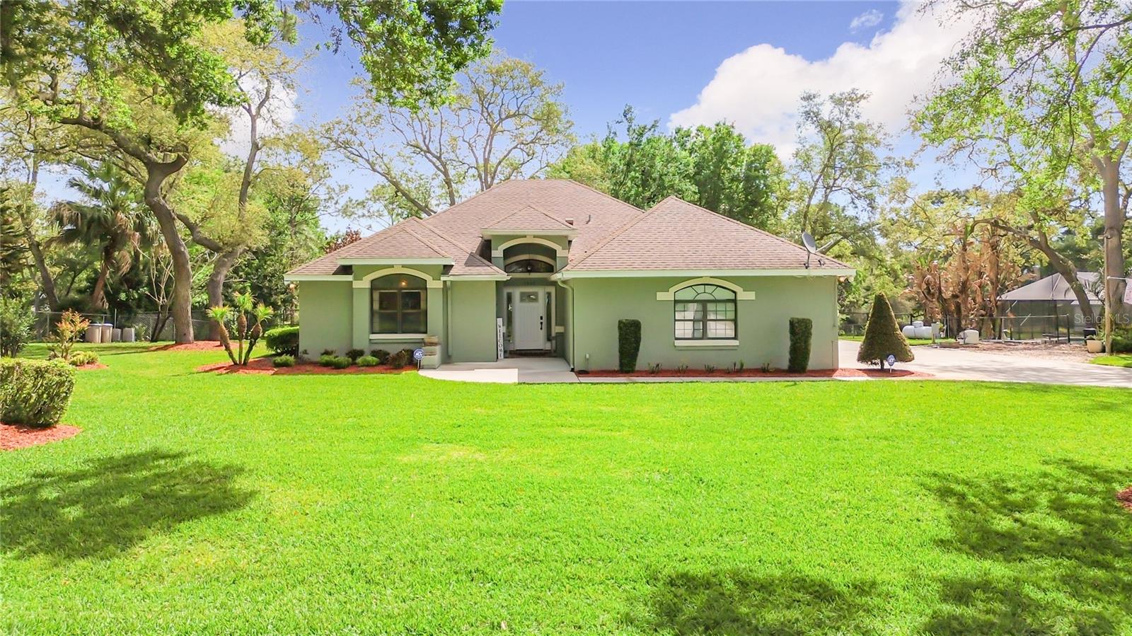 3536 Pine Tree Loop, FL
