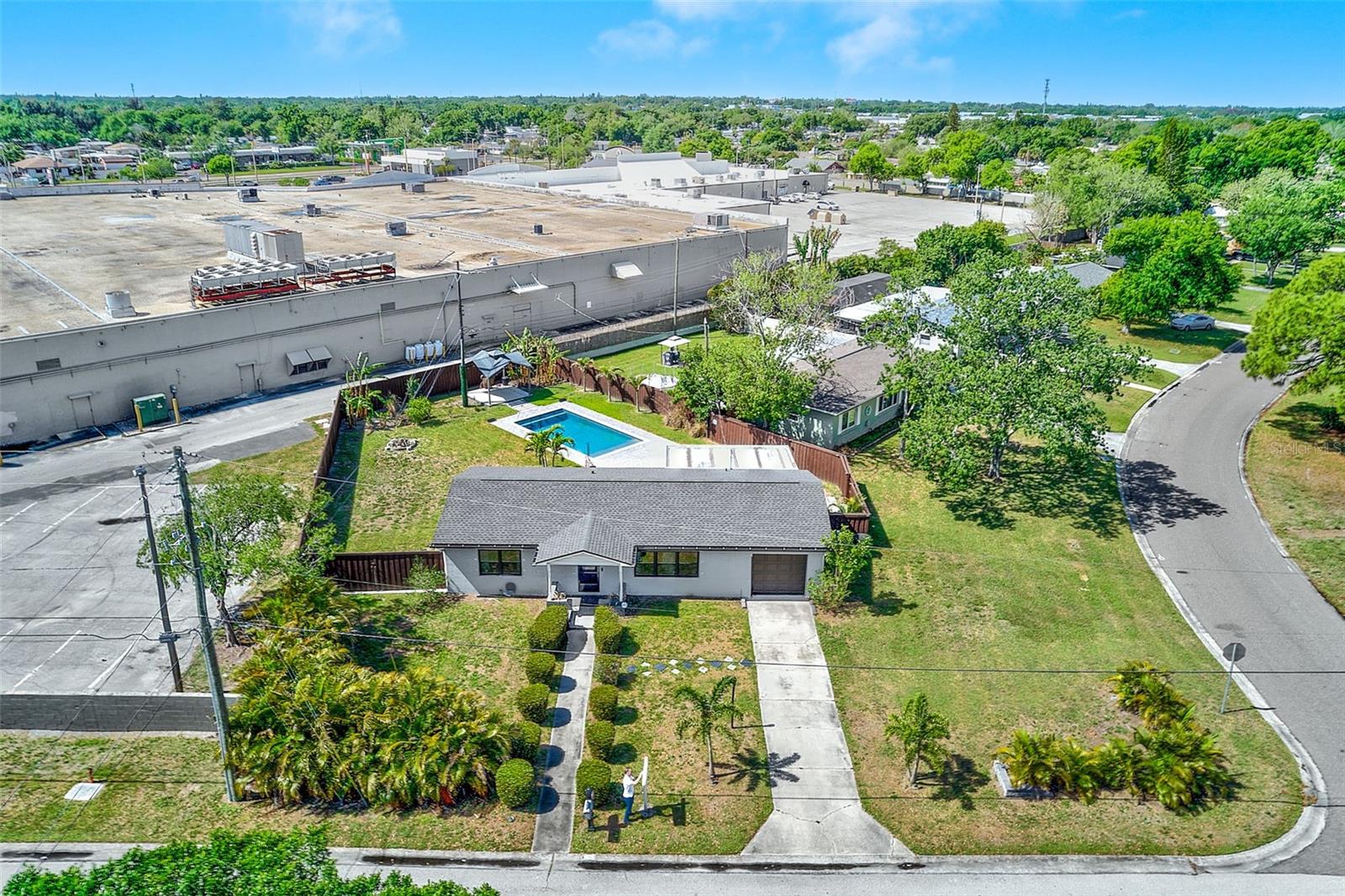 1026 Meadowlawn Drive, FL