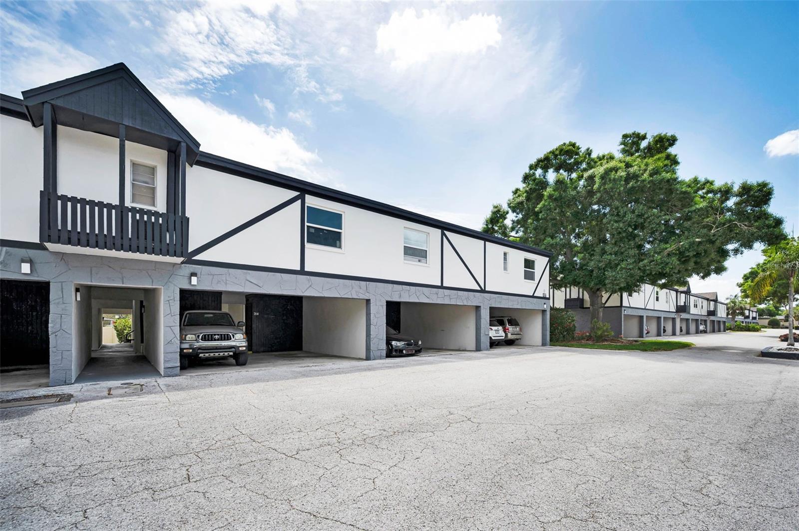1127 King Arthur Court, FL