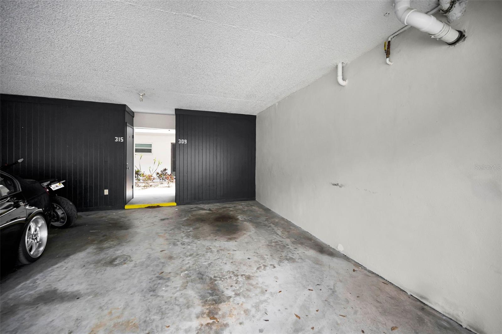 1127 King Arthur Court, FL
