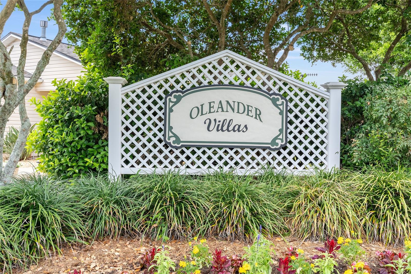 1017 Pinewood Place, FL