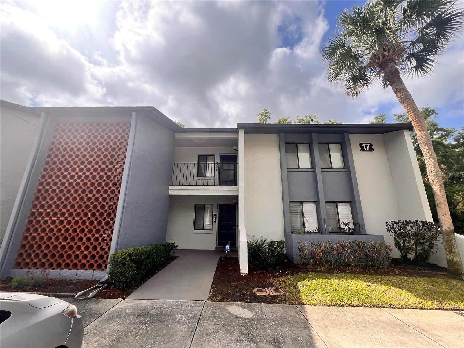 17 Escondido Cir #239, FL