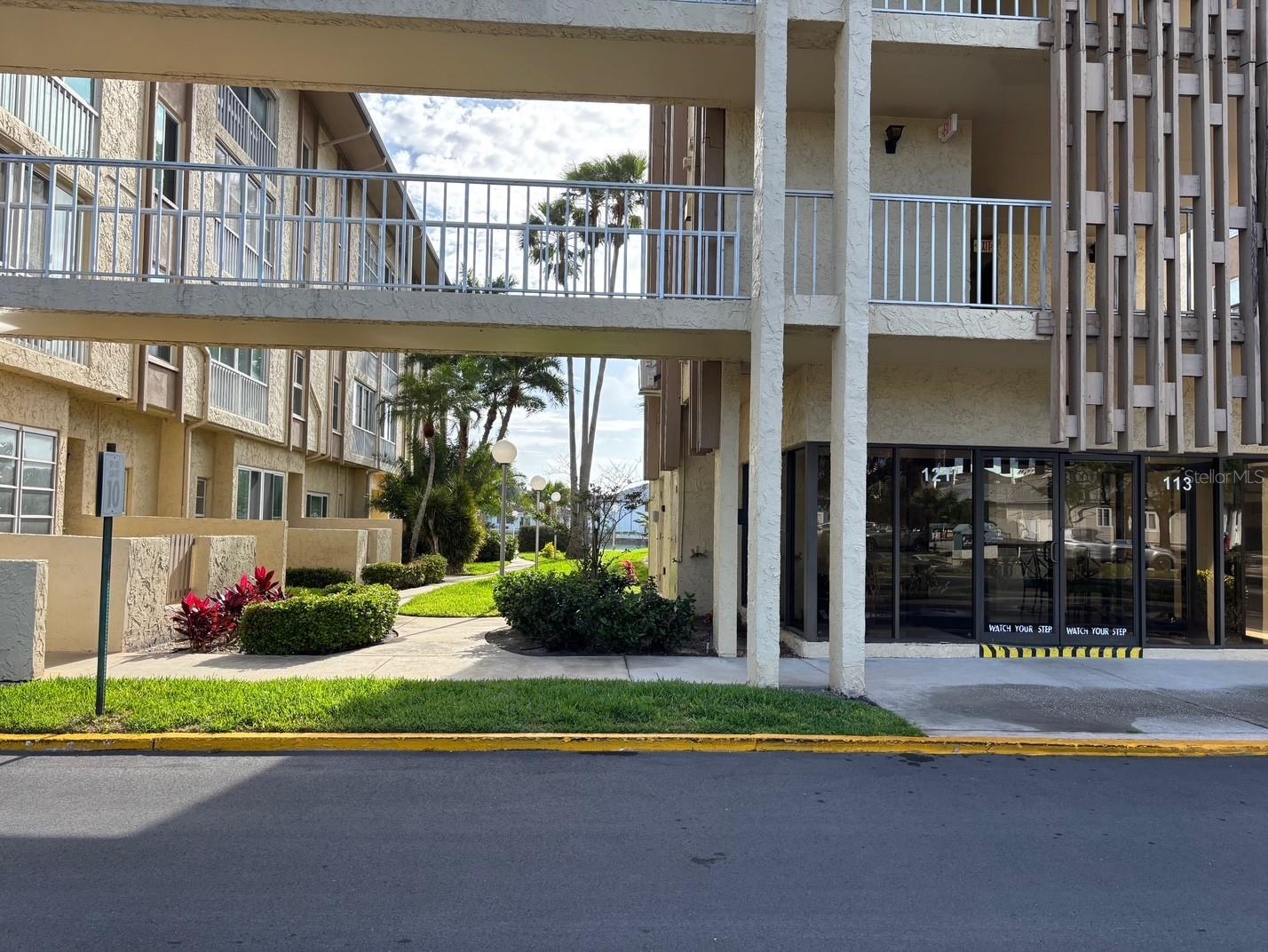 121 Island Way, FL