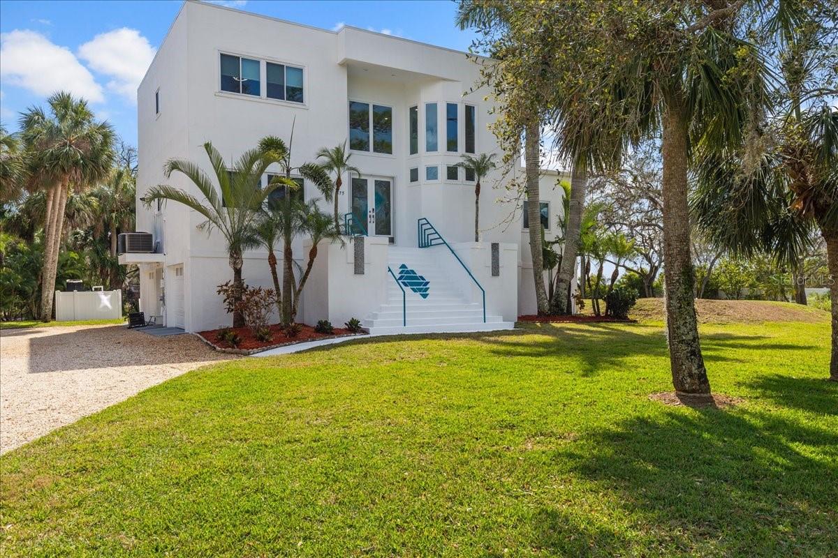 375 Wellington Avenue, FL