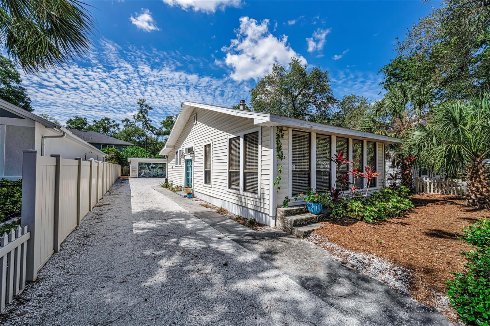525 Bay Street, FL