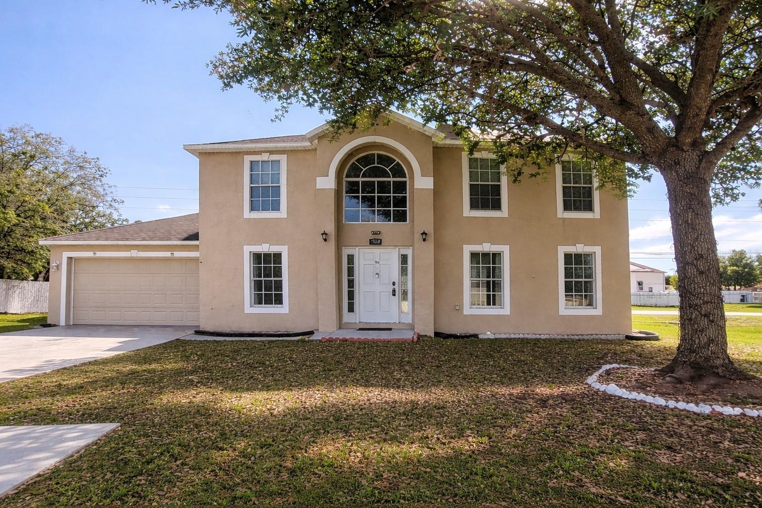 704 Swan Way, FL