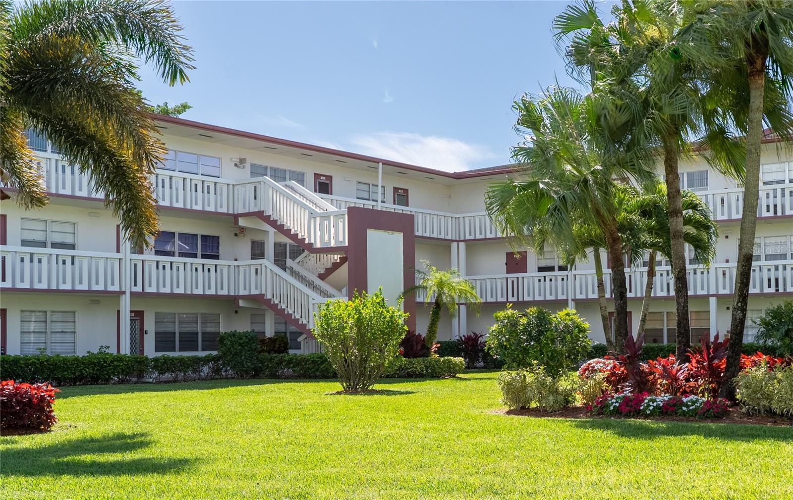 592 Fanshaw O, FL