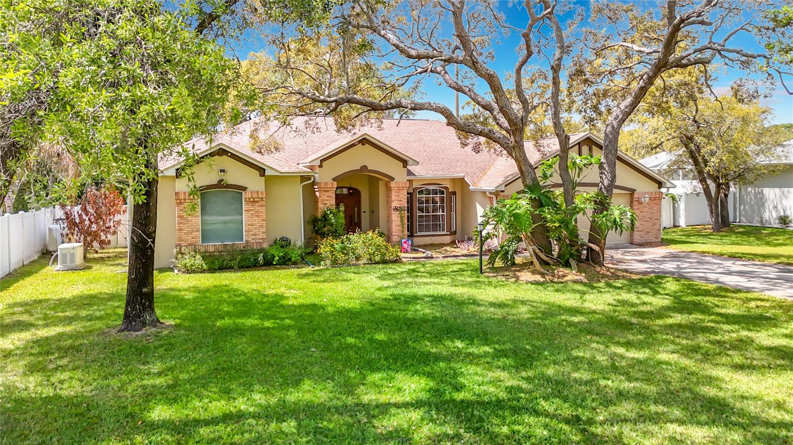 2087 Breezy Way, FL