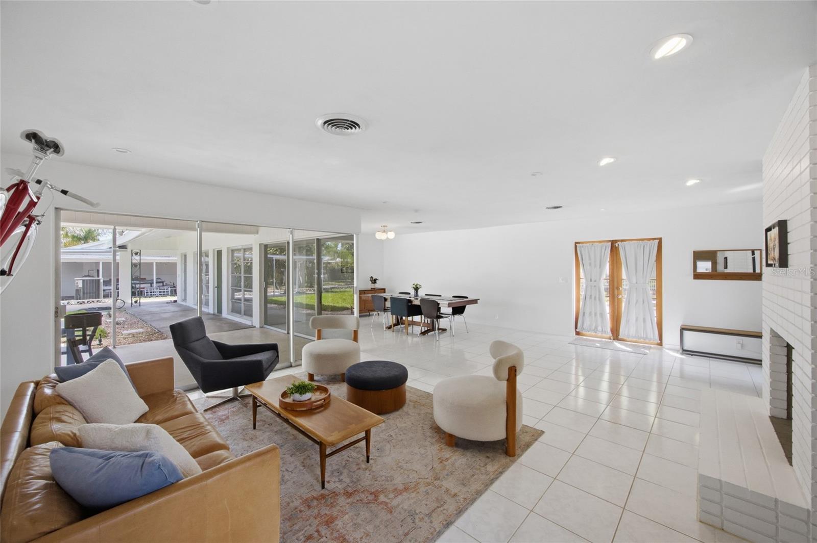 615 Fontana Lane, FL