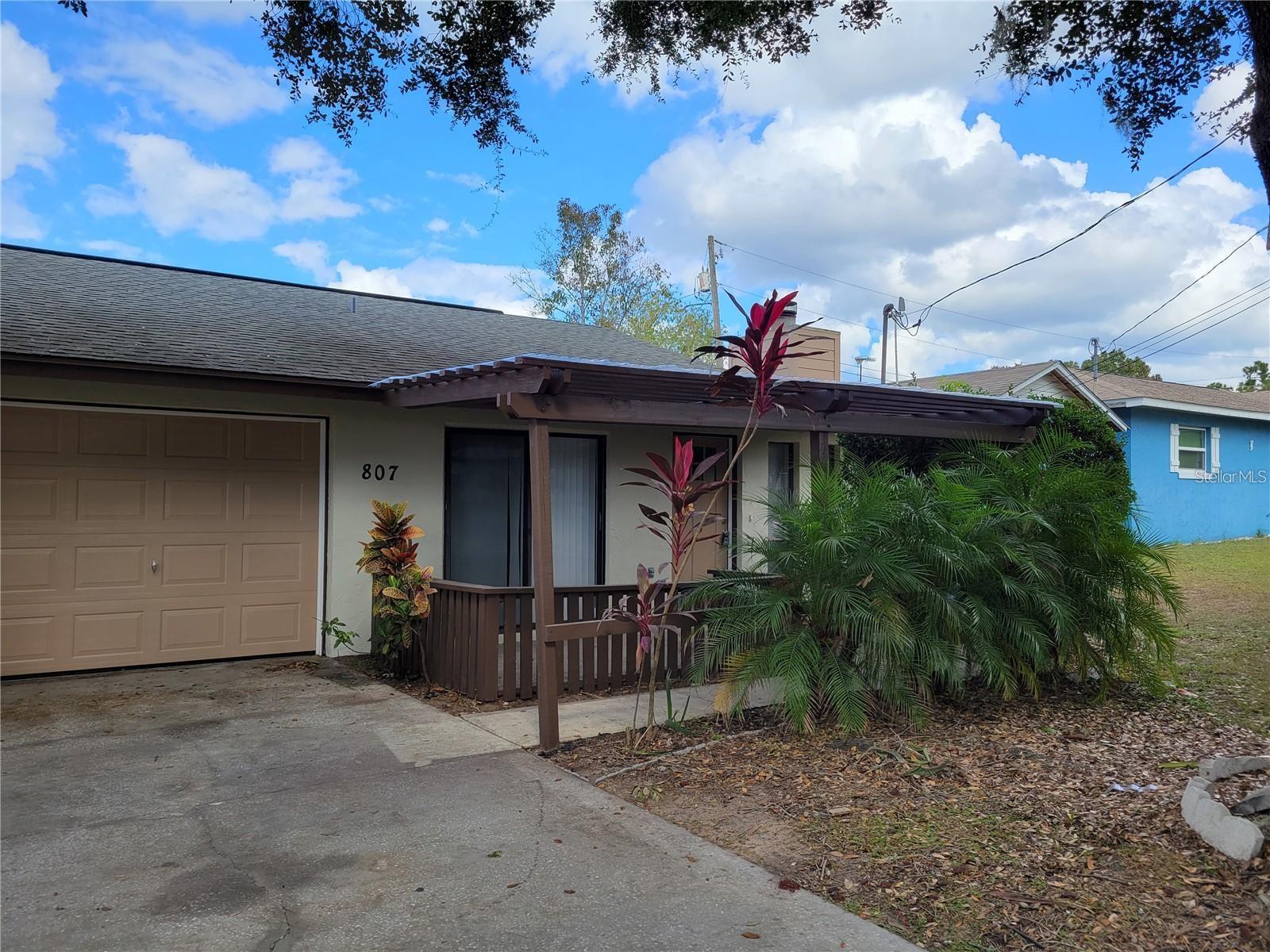 807 Mclain Court, FL