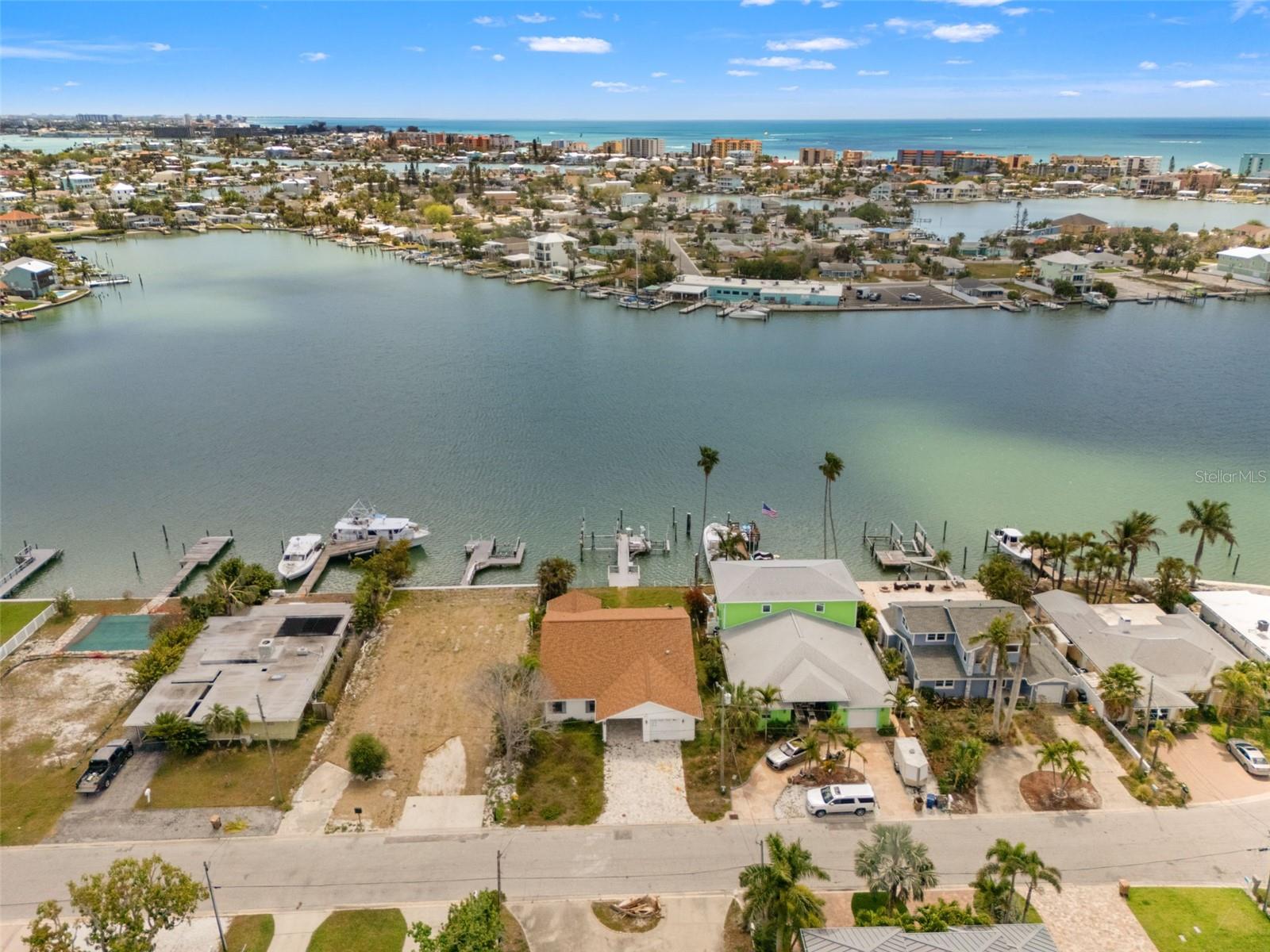 811 Bay Point Dr, FL