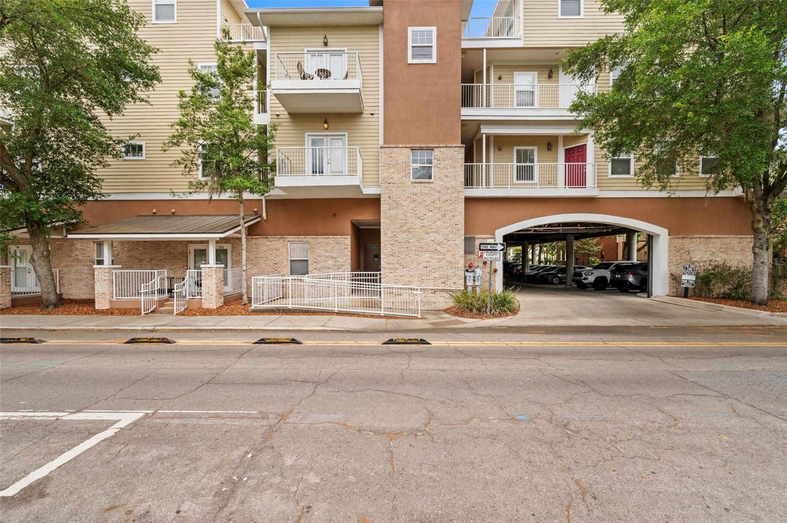 1500 4th Avenue, FL