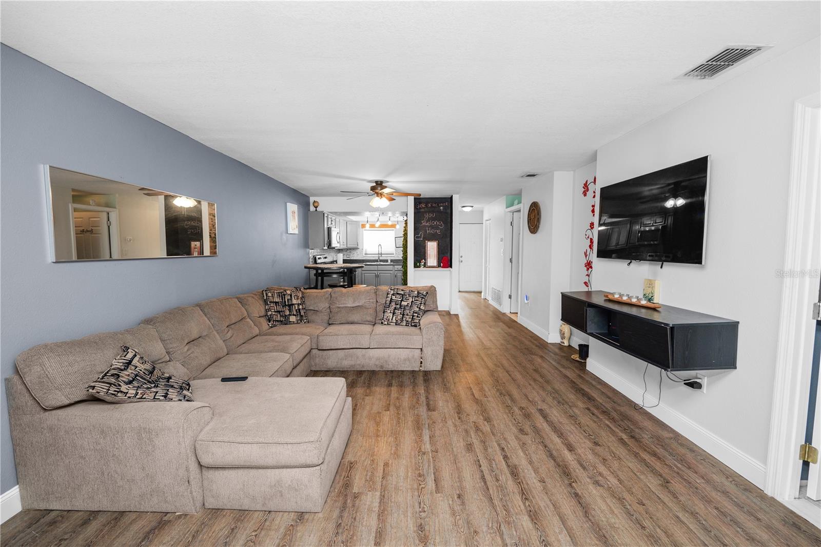 404 Country Lane, FL