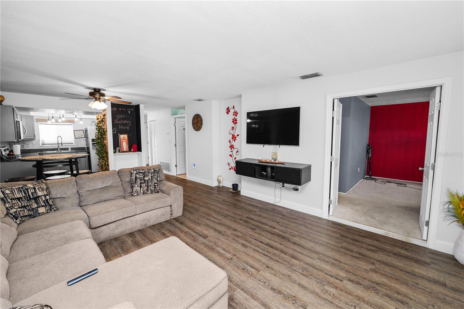 404 Country Lane, FL