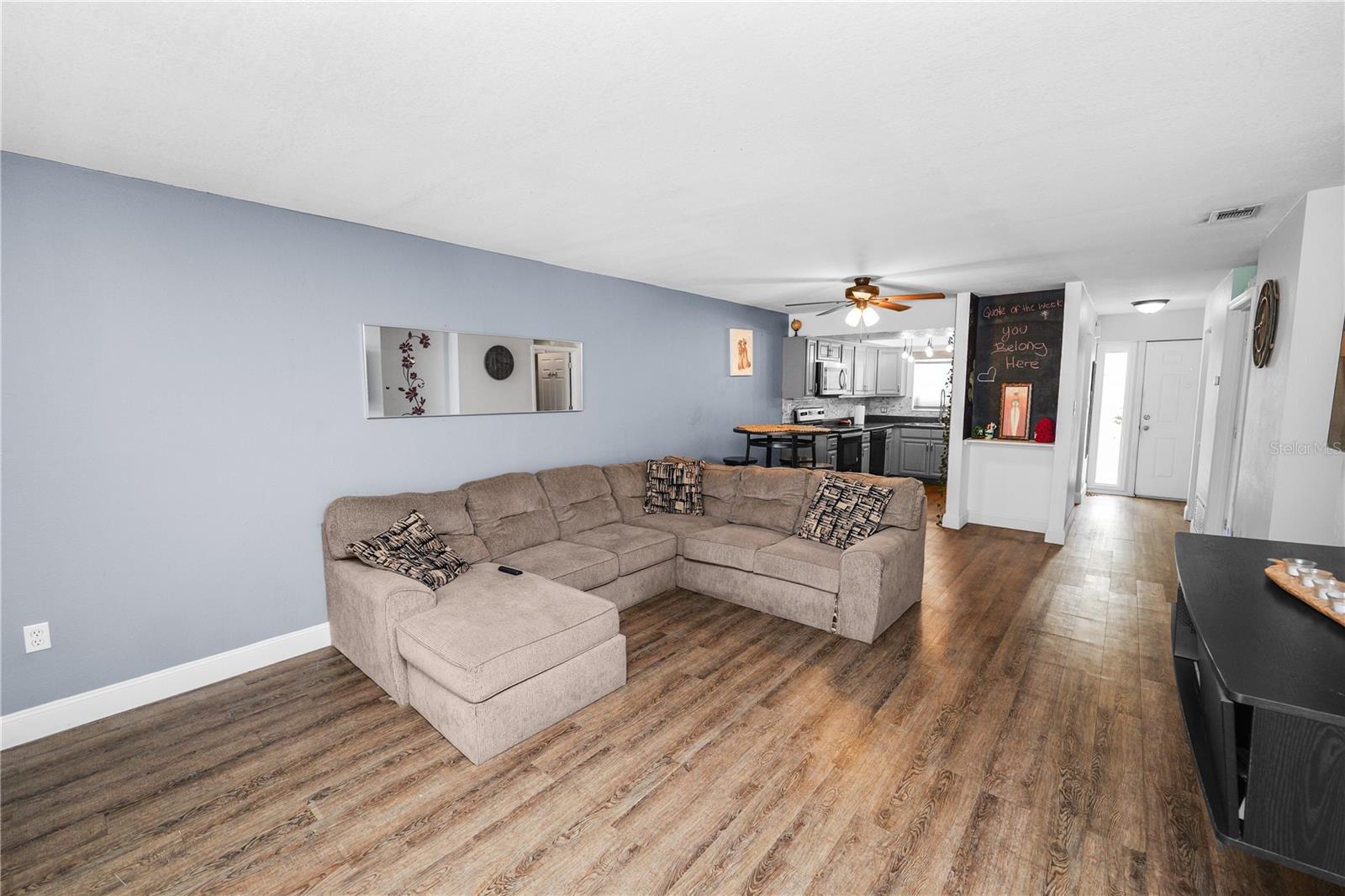 404 Country Lane, FL
