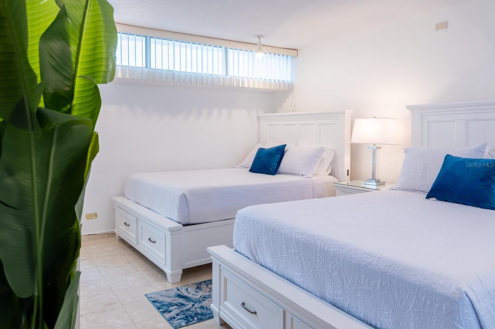 6165 Av, Isla Verde, PR