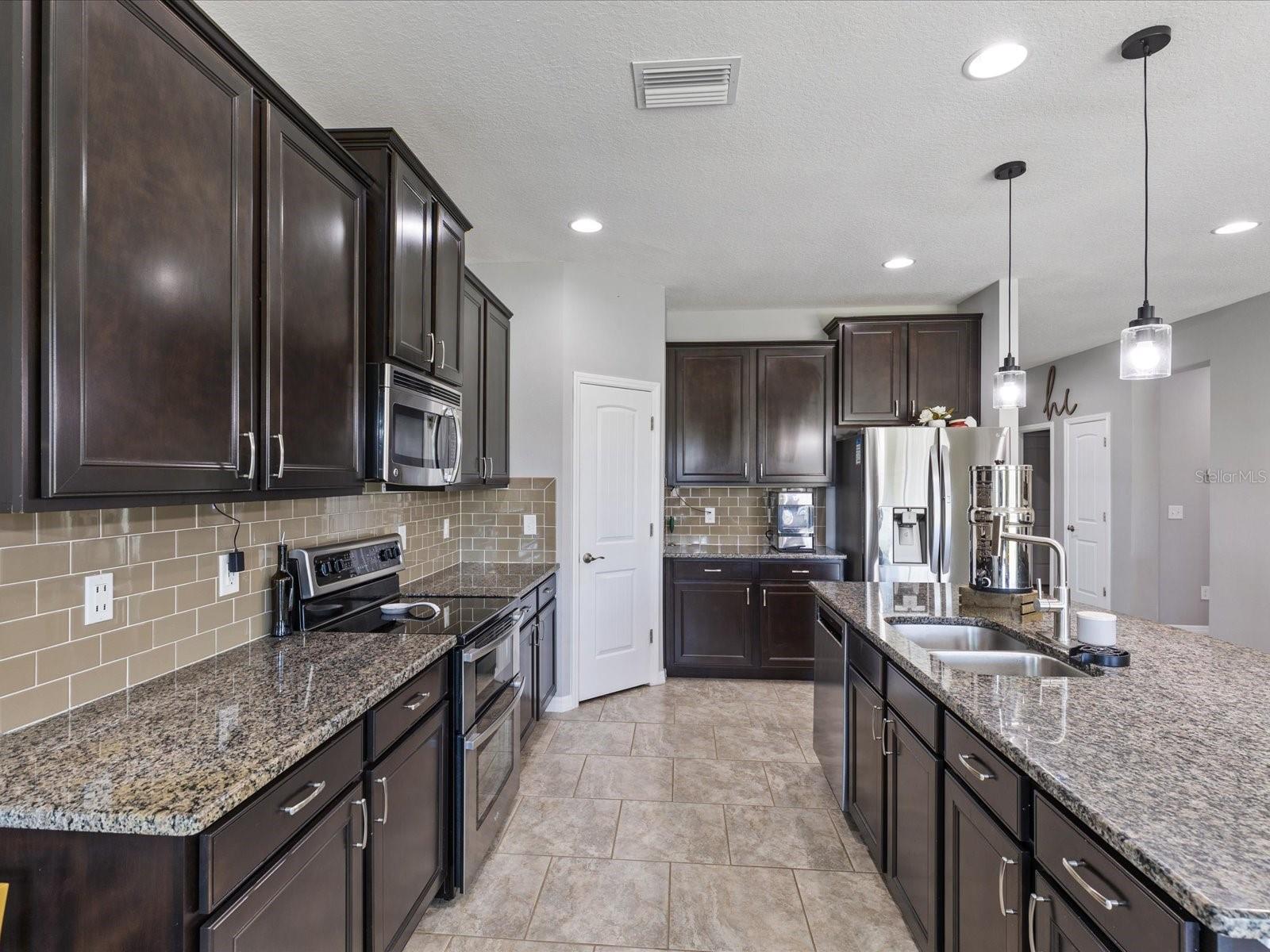 445 Bahama Grande Boulevard, FL