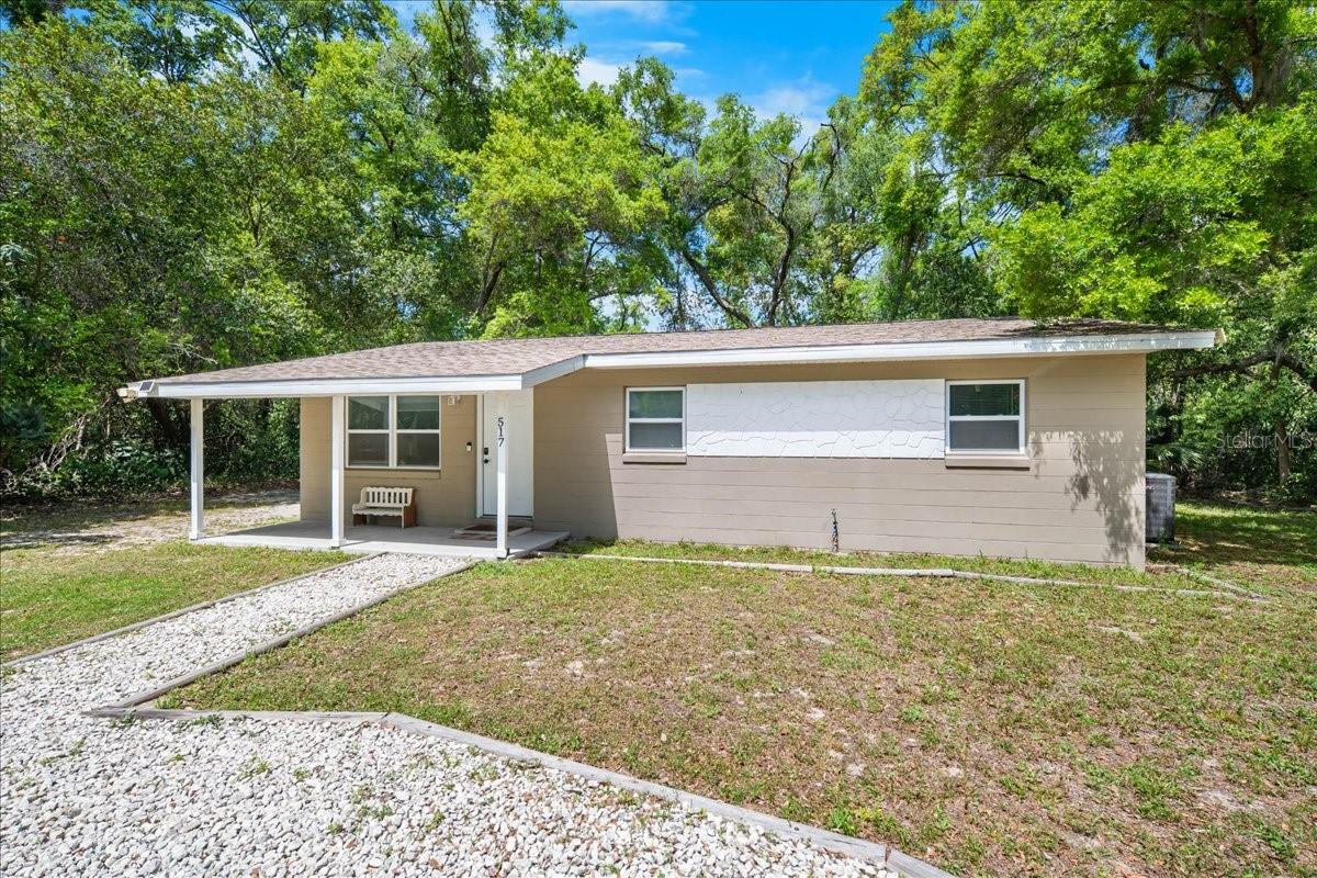 517 E Main St, FL