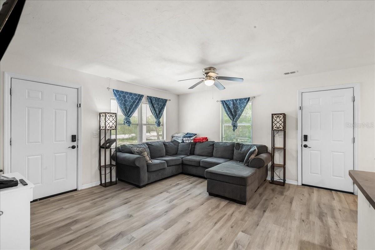 517 Main Street, FL