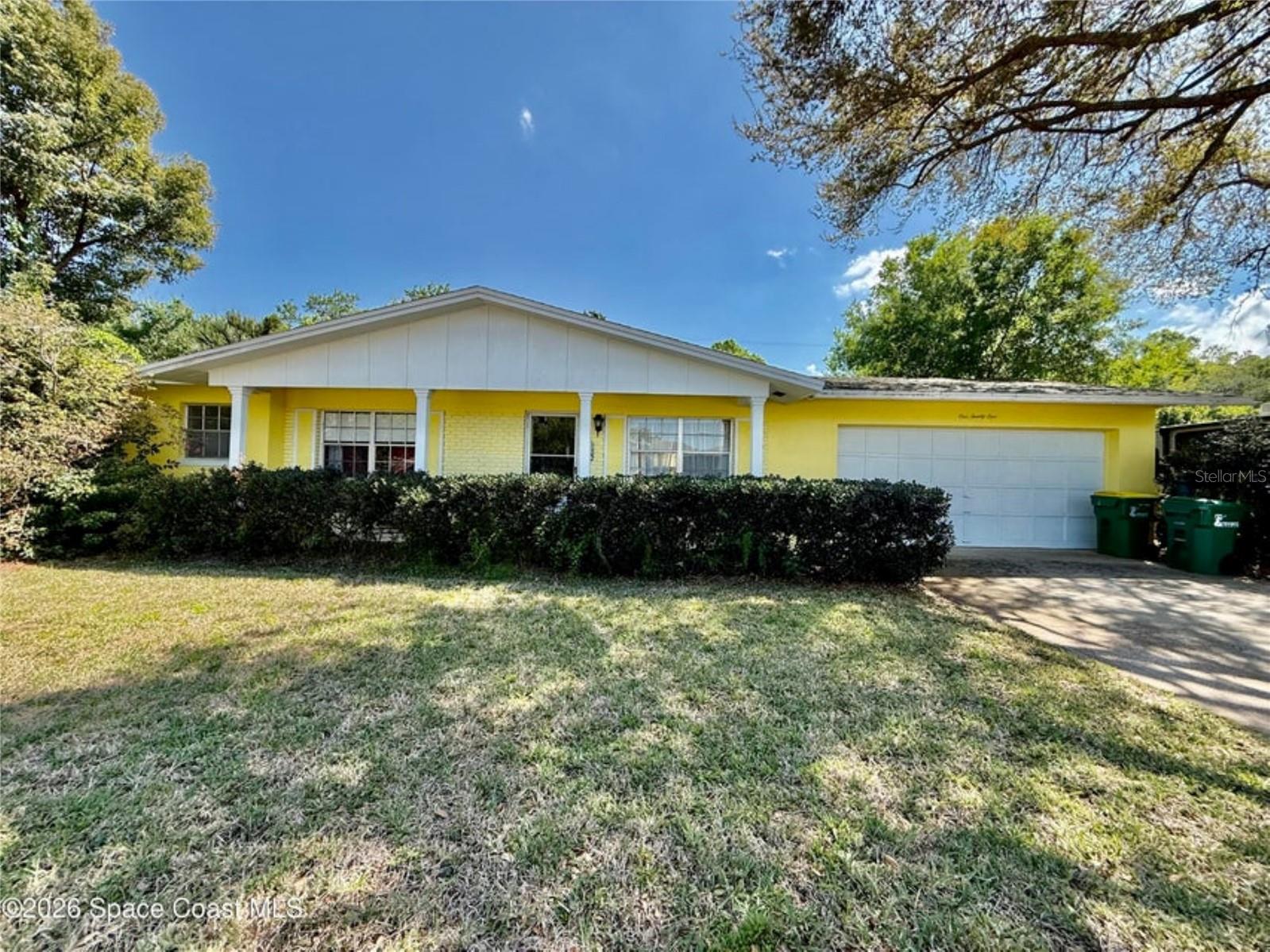121 Maplewood Dr, FL