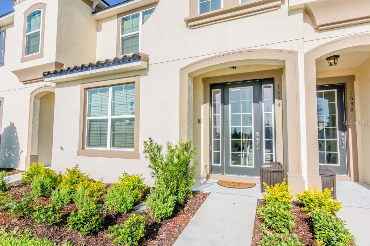 1534 Carey Palm Cir, FL