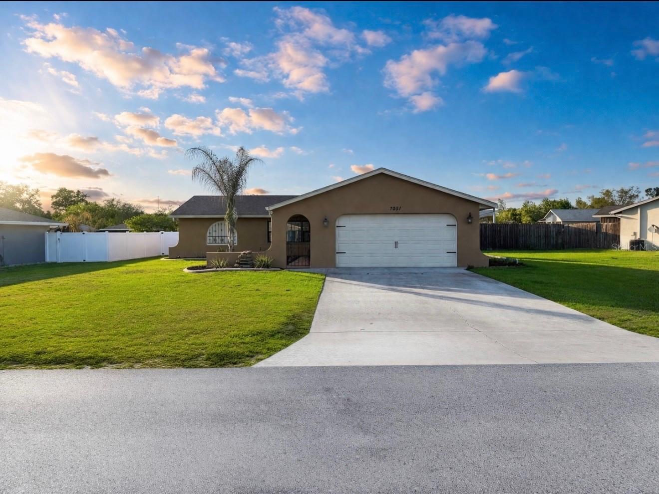 7051 Lexington Cir, FL