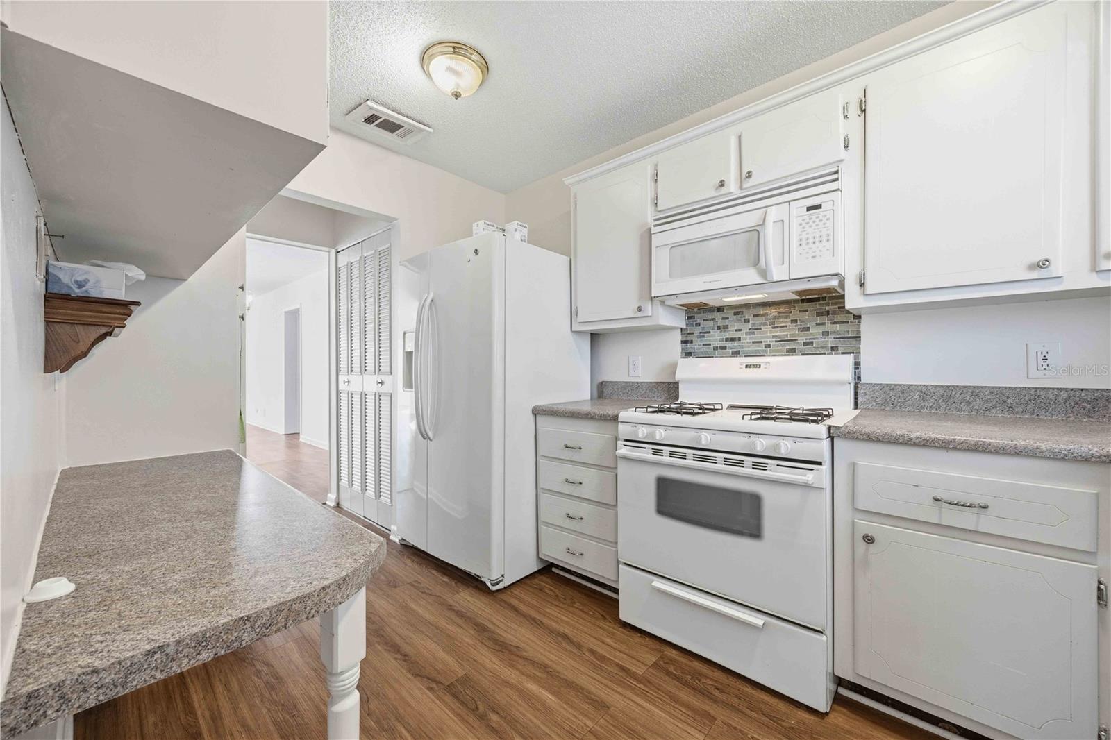 100 El Camino Drive, FL
