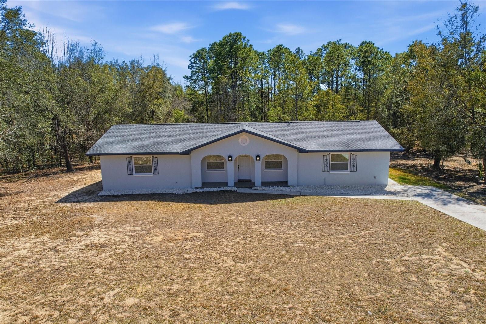 700 E Stratford Rd, FL