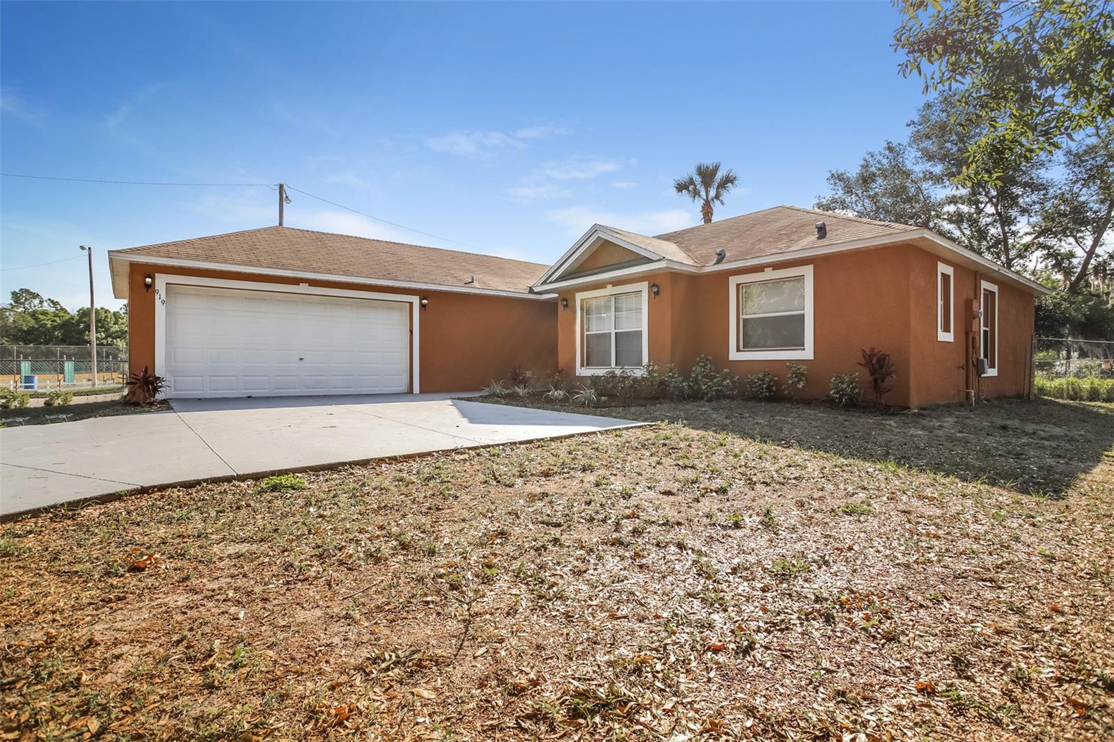 919 Cumbran Ln, FL